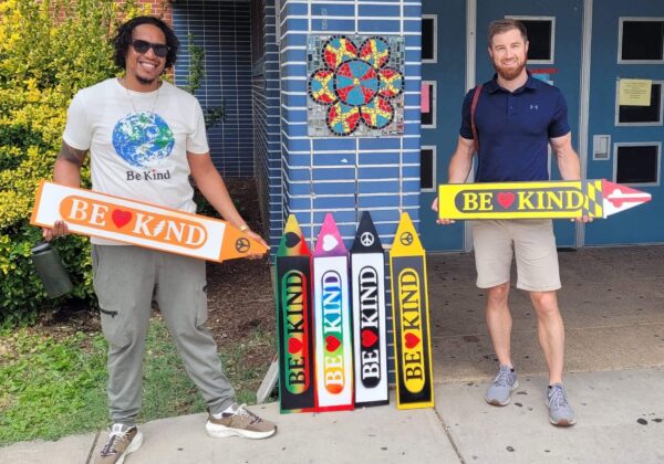 Sign ~ BE KIND Crayon